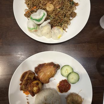 Ibu’s Kitchen - Mie Goreng Ayam/Baso/Udang and Nasi Udik Komplit - Indonesian Near Me - Doraville, Georgia