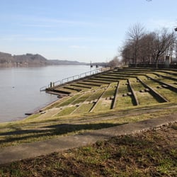 Harris Riverfront Park - River front amphitheater. Feb 2016.