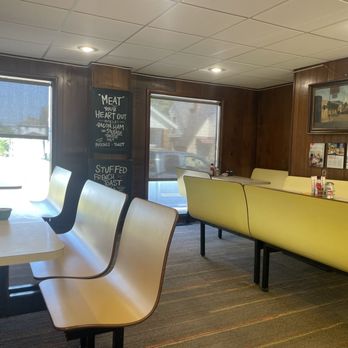 Hyde's Restaurant - They have both booth and table seating. - Desserts Near Me - Hamilton, Ohio
