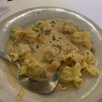 Patrizia's - Williamsburg - Pizza Near Me - Brooklyn, New York