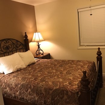 Tamarack Resort - Nice sturdy and comfy bed No squeaking - Resorts Near Me - Wisconsin Dells, Wisconsin Tamarack Resort - Nice sturdy and comfy bed No squeaking - Resorts Near Me - Wisconsin Dells, Wisconsin