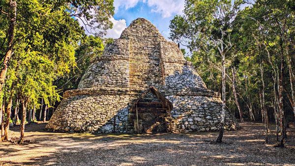 Zona arqueológica de Coba by null