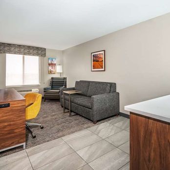 Hampton Inn Mitchell - Guest room - Hotels Near Me - Mitchell, South Dakota