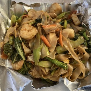 Thai E-San Restaurant - 39. Pad See Ew - Thai Near Me - Myrtle Beach, South Carolina Thai E-San Restaurant - 39. Pad See Ew - Thai Near Me - Myrtle Beach, South Carolina