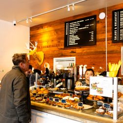Poppy Cake Baking Company - Interior