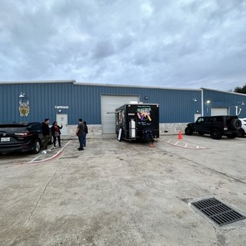Vallensons' Brewing Company - Breweries Near Me - Pearland, Texas