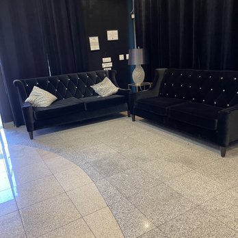 Self Made Beauty Bar - Waiting area - Hair Salons Near Me - Palmdale, California Self Made Beauty Bar - Waiting area - Hair Salons Near Me - Palmdale, California