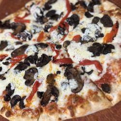 The Shed Pizzeria - The Lovely Veg with roasted mushrooms, red peppers and mascarpone cheese...