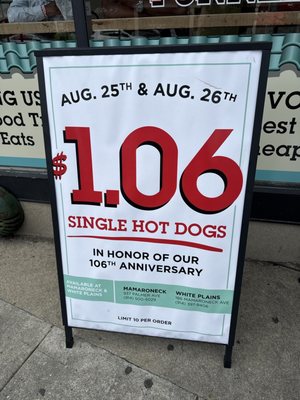 Walter's Hot Dogs by null