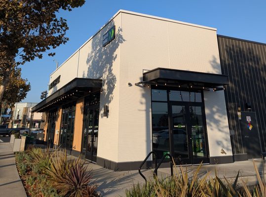 Shake Shack Downey by null