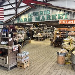 Morris Farm Market - Morris on a Fall weekday