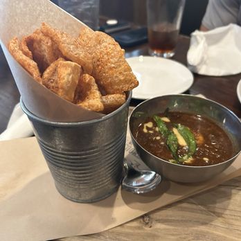 1608 Crafthouse - Pork rinds with chili - Gastropubs Near Me - Virginia Beach, Virginia 1608 Crafthouse - Pork rinds with chili - Gastropubs Near Me - Virginia Beach, Virginia