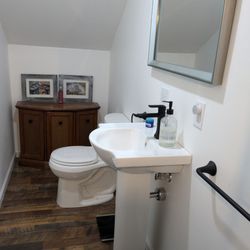 McGillan - Half bathroom