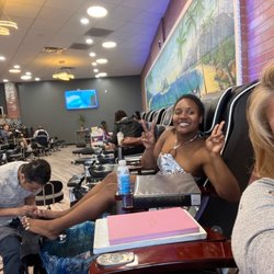 Royal Nails & Spa - Having fun ! Great little place on Rivers Rd ! Nice service & Nails look great
