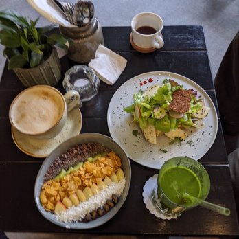 The Green - Acai bowl, avocado sandwich, the new standard smoothie, milkekaffee and americano - Juice Bars & Smoothies Near Me - Nuremberg, BY