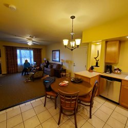 Holiday Inn Club Vacations At Lake Geneva Resort - Kitchen and living room #315