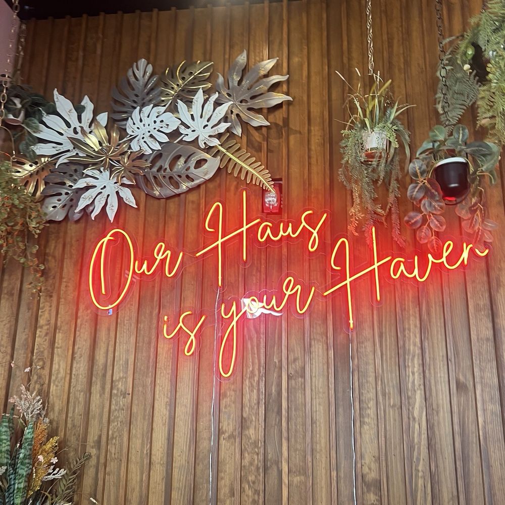 Haven Haus Cafe - waiting area - Breakfast & Brunch Near Me - Temecula, California Haven Haus Cafe - waiting area - Breakfast & Brunch Near Me - Temecula, California