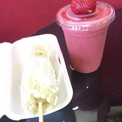 Raspados La perla Jalisco - My elote is bigger than yours! Washed it down with a strawberry and banana smoothie