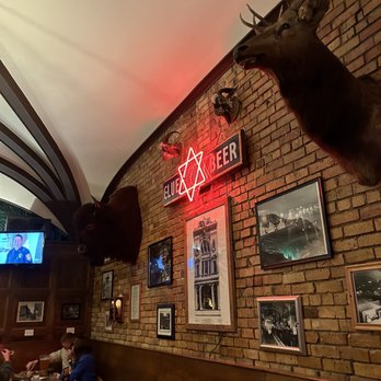 Gluek's Restaurant & Bar - Decor - Music Venues Near Me - Minneapolis, Minnesota