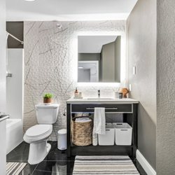 The Meriden - Bathroom