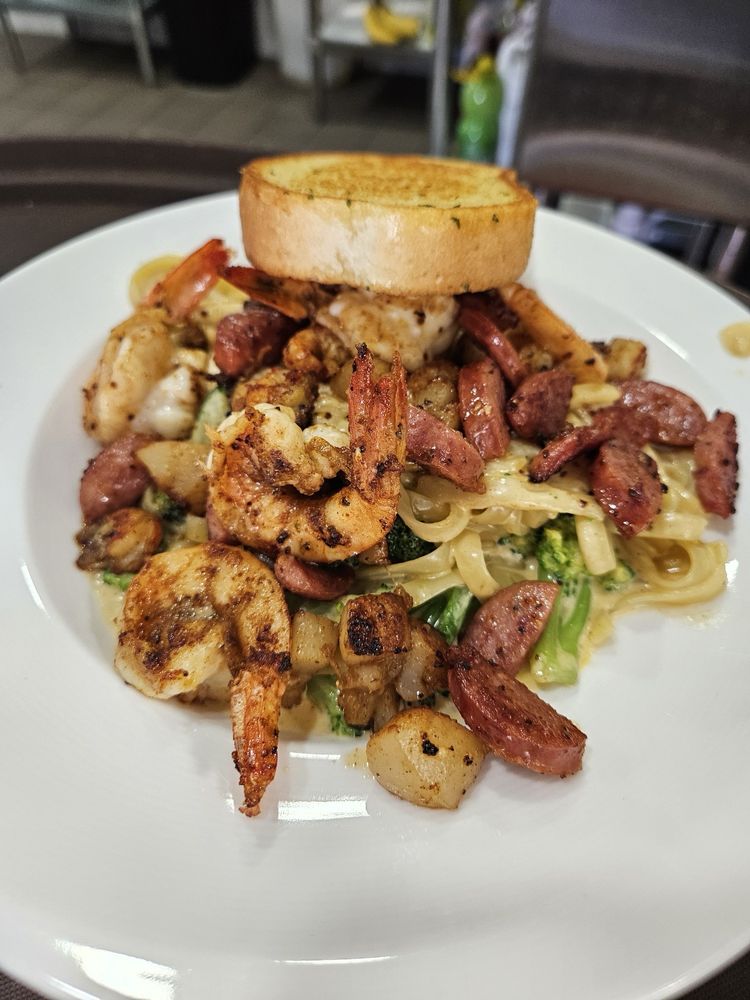 Lonestar Cajun Seafood and Steakhouse Logo