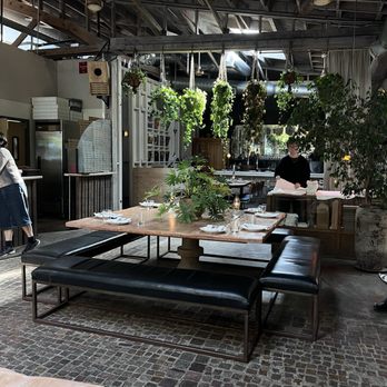 Grá - Communal seating - Pizza Near Me - Los Angeles, California Grá - Communal seating - Pizza Near Me - Los Angeles, California
