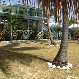Another one of the cottages with a view of the ocean.