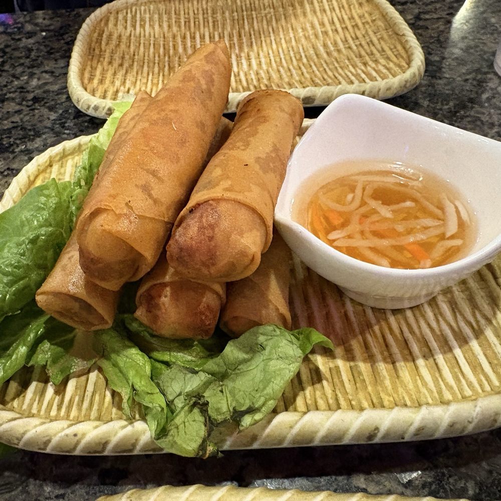 Anh Hong Restaurant - Spring rolls (5) - Vietnamese Near Me - Orlando, Florida Anh Hong Restaurant - Spring rolls (5) - Vietnamese Near Me - Orlando, Florida