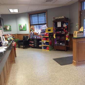 The Barking Dog - Exeter - Lobby area - clean and large enough for multiple dogs at one time. - Pet Training Near Me - Exeter, New Hampshire