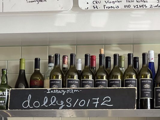 Dolly's by null