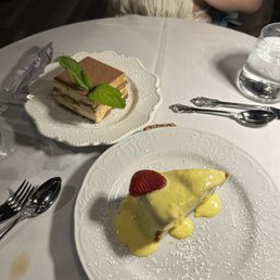 Olive oil cake and tiramisú