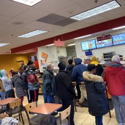 Line at 3:45pm on a Saturday for Popeyes new chicken sandwich Line at 3:45pm on a Saturday for Popeyes new chicken sandwich