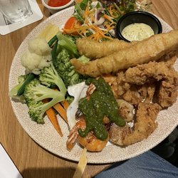 Peach Tree Hotel - Seafood basket, with fresh veggies substituted for fries and taco shell