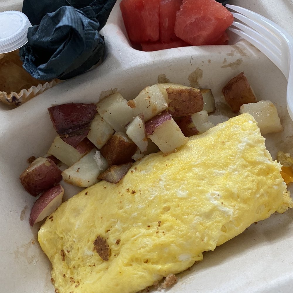 Black Dolphin Inn - Breakfast with unseasoned potatoes - Bed & Breakfast Near Me - New Smyrna Beach, Florida Black Dolphin Inn - Breakfast with unseasoned potatoes - Bed & Breakfast Near Me - New Smyrna Beach, Florida