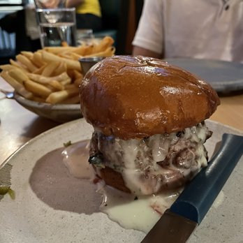 Squable - French burger - Modern European Near Me - Houston, Texas