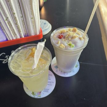 Bourbon Street Pub - Margarita and Keylime colada - Gay Bars Near Me - Key West, Florida