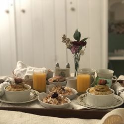 Headlands Inn Bed & Breakfast - The amazing breakfast in bed