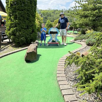 Caddie Shack - Gotta appreciate an ice cream themed hole - Mini Golf Near Me - Canaan, Connecticut