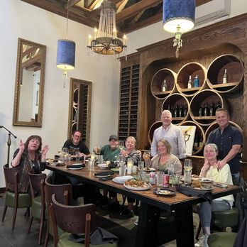 Flying Pig Pub & Kitchen - Pubs Near Me - Oceanside, California
