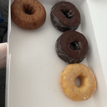 Dunkin' - Half Dozen Donuts missing two - Donuts Near Me - Pearl City, Hawaii Dunkin' - Half Dozen Donuts missing two - Donuts Near Me - Pearl City, Hawaii