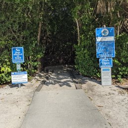 This way to the beach at Ocean Ridge Hammock Park This way to the beach at Ocean Ridge Hammock Park