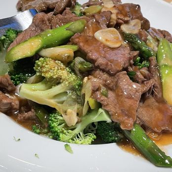 Mama Chang - Stir-Fried Beef Tenderloin - Chinese Near Me - Fairfax, Virginia Mama Chang - Stir-Fried Beef Tenderloin - Chinese Near Me - Fairfax, Virginia