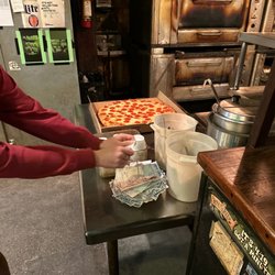 Momo's Pizza - Tennessee Street - Pizza