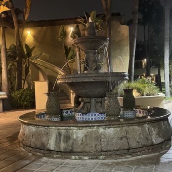 Best Western Plus Island Palms Hotel & Marina - Fountain in front of the Casa Del Mar building. - San Diego, CA