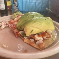 Mariscos el Bigotes - Tostada de ceviche (pescado en trozo)