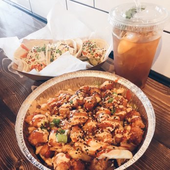 Coreanos Allston - Tacos, chicken poppers, and peach black tea - Korean Near Me - Allston, Massachusetts