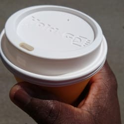 Haugerud Senter - Sola skinner men det blåser litt så cappuccino fra Narvesen er ikke feil