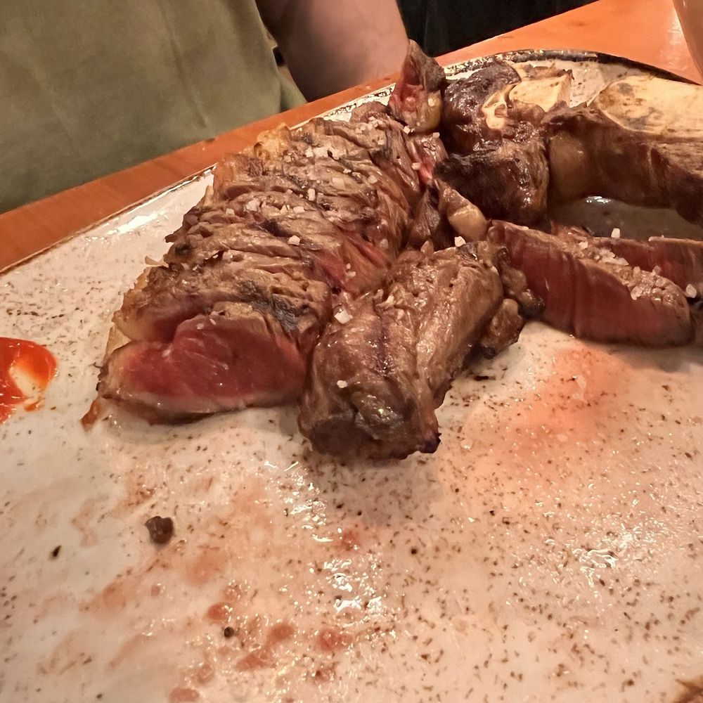 Butchers - This T-bone was so perfectly cooked - Steakhouses Near Me - Lisbon, 11