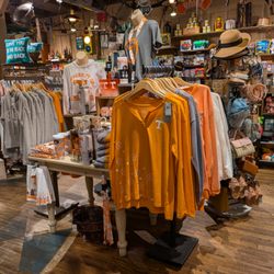 Cracker Barrel Old Country Store - Cracker Barrel, Harriman