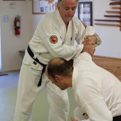 Aikido Academy of Martial Arts - Rap around Arm Bar.